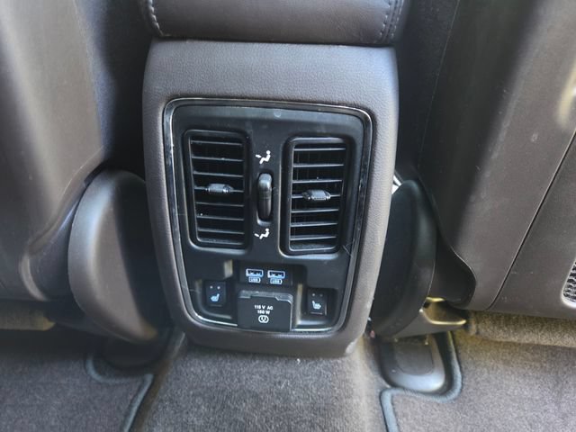 Used 2018 Jeep Grand Cherokee Overland AWD/4WD image 27