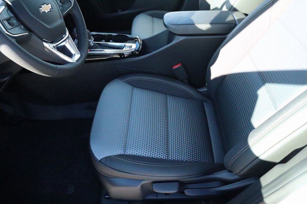 New 2026 Chevrolet Trax LT w/ Sunroof Package image 11