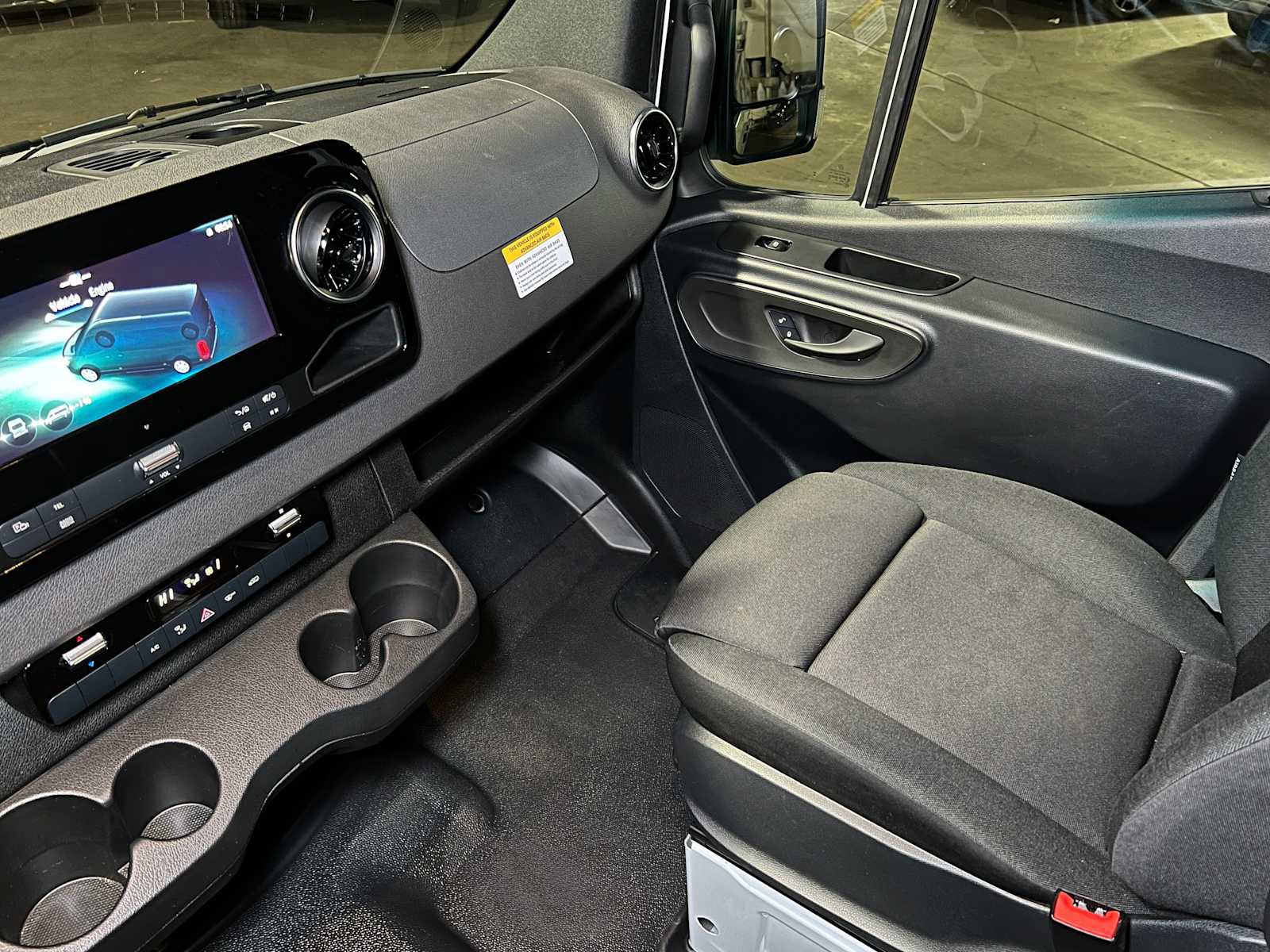 Used 2025 Mercedes-Benz Sprinter 2500 image 37