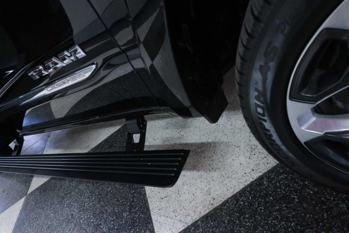 Used 2024 RAM 1500 Limited AWD/4WD image 32