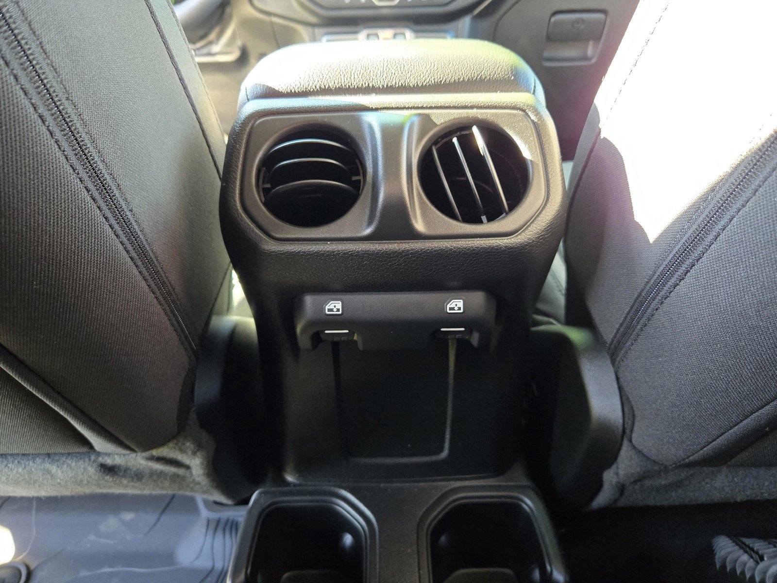 Used 2023 Jeep Gladiator Sport image 11