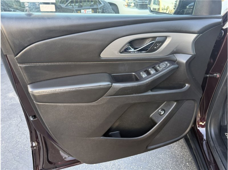 Used 2020 Chevrolet Traverse LT FWD image 15