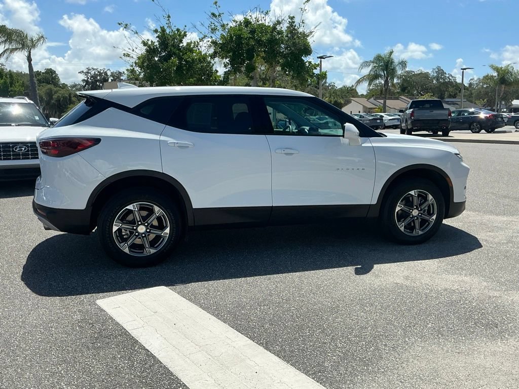 Used 2025 Chevrolet Blazer LT FWD image 7