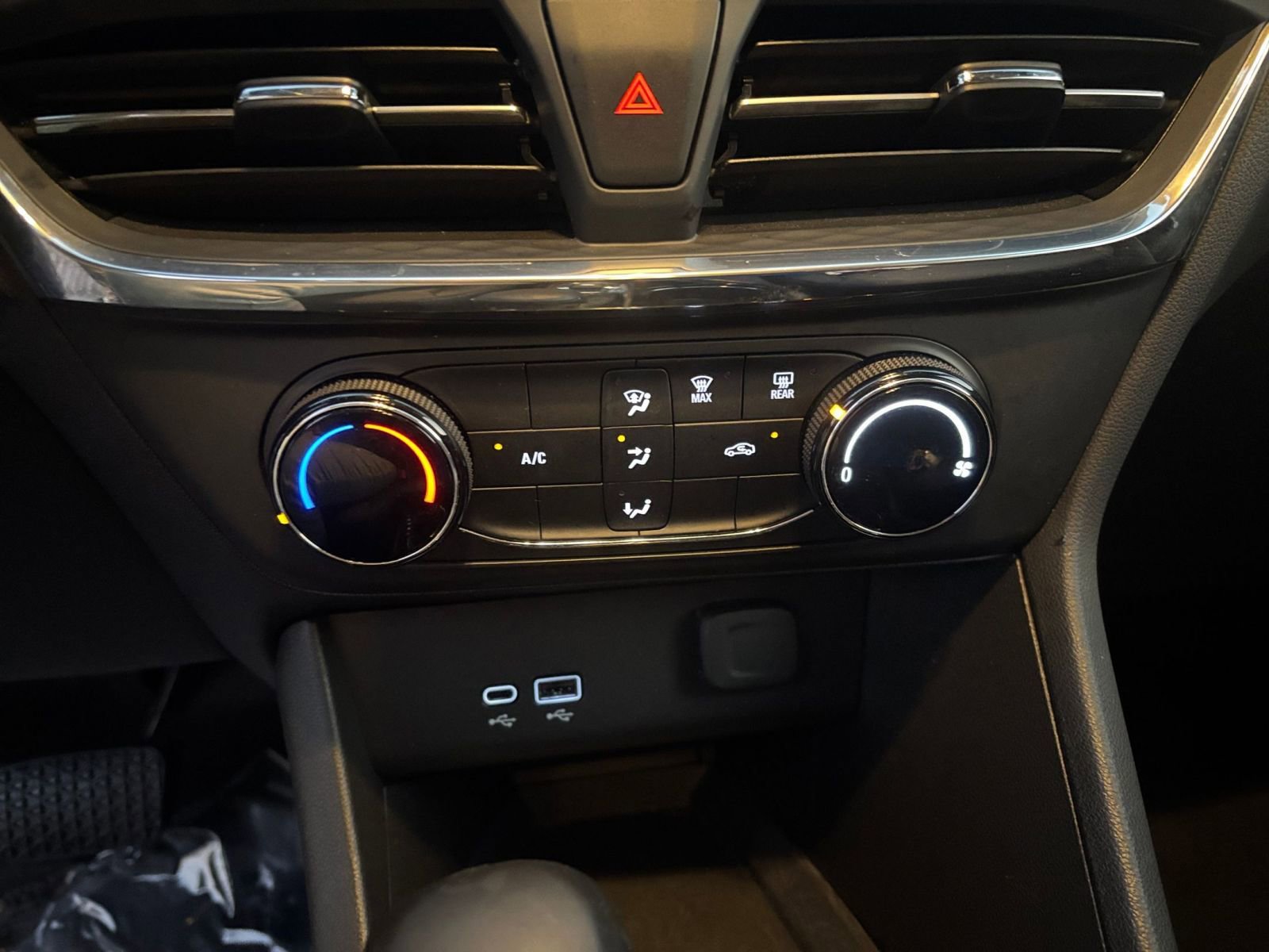 Used 2025 Buick Encore GX Preferred image 23