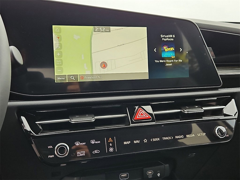 New 2025 Kia Niro EX Touring image 10