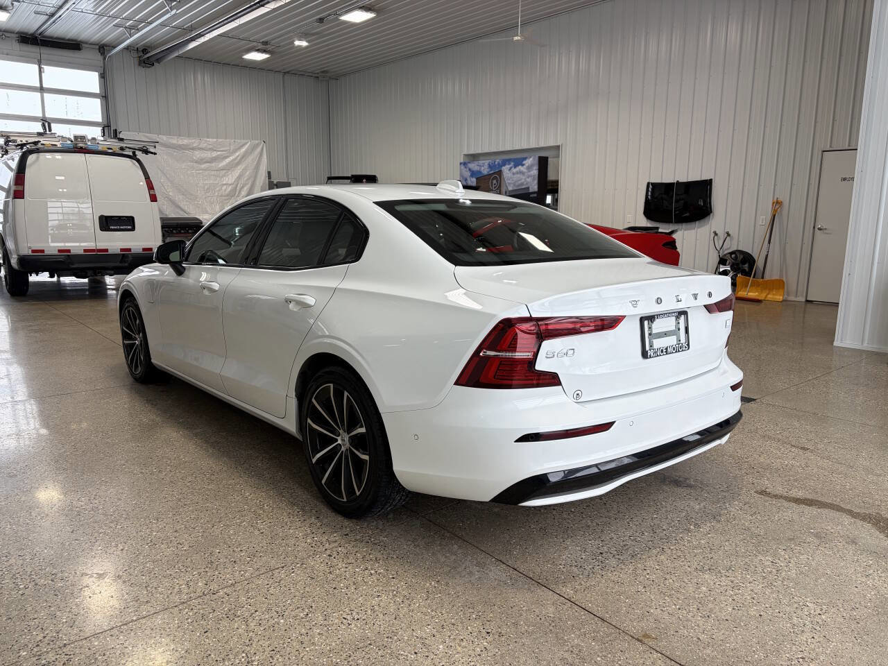 Used 2023 Volvo S60 T8 Plus image 3