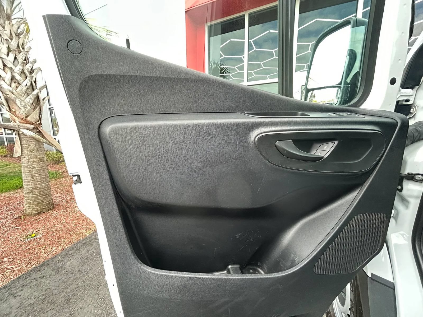 Used 2023 Mercedes-Benz Sprinter 2500 image 13