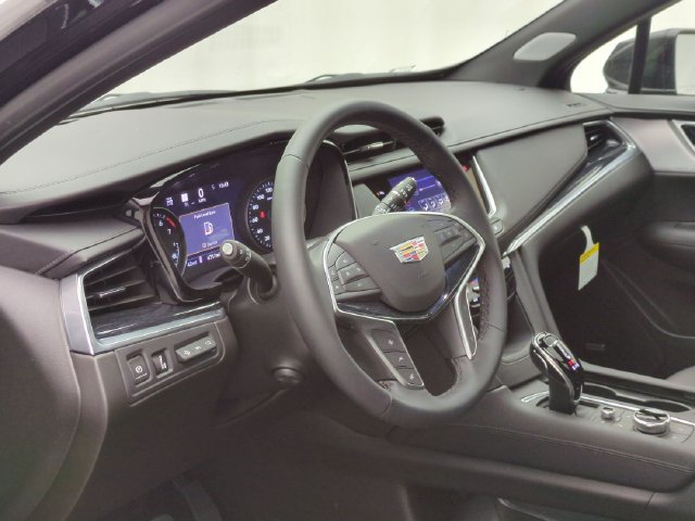 Used 2026 Cadillac XT5 Premium Luxury w/ LPO, Floor Liner Package AWD/4WD image 9