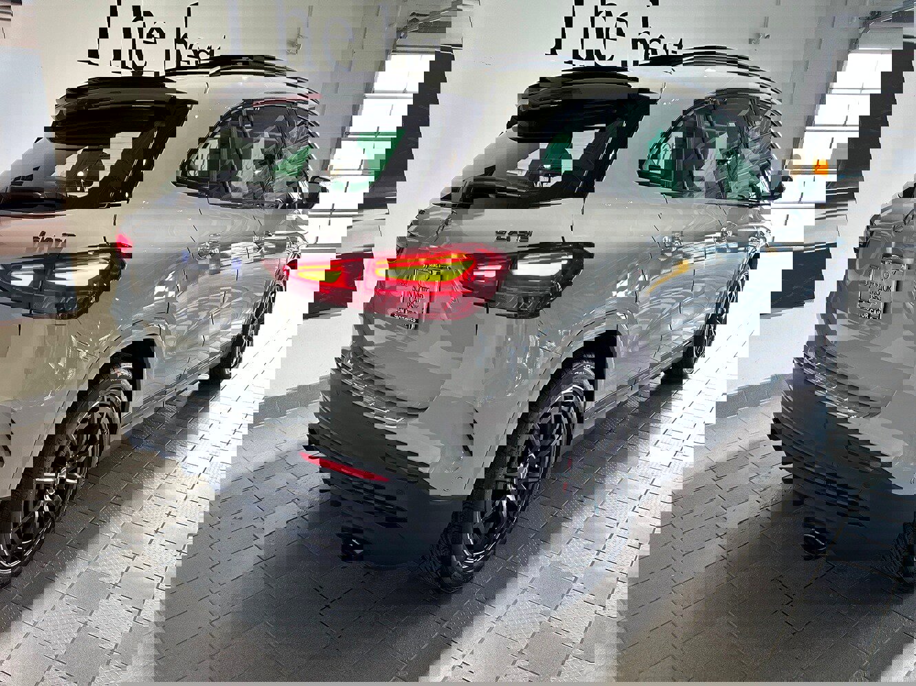 Used 2026 Mercedes-Benz GLA 35 AMG 4MATIC image 4