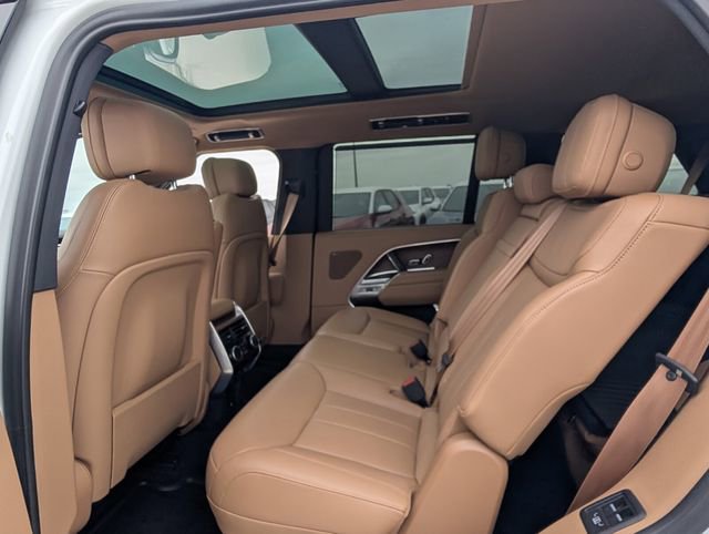 Used 2025 Land Rover Range Rover Long Wheelbase SE image 7