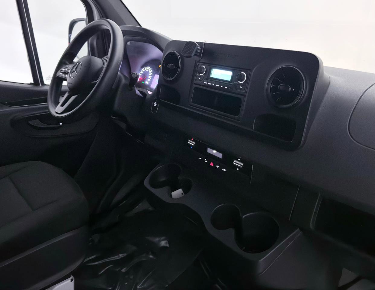 Used 2022 Mercedes-Benz Sprinter 2500 image 23