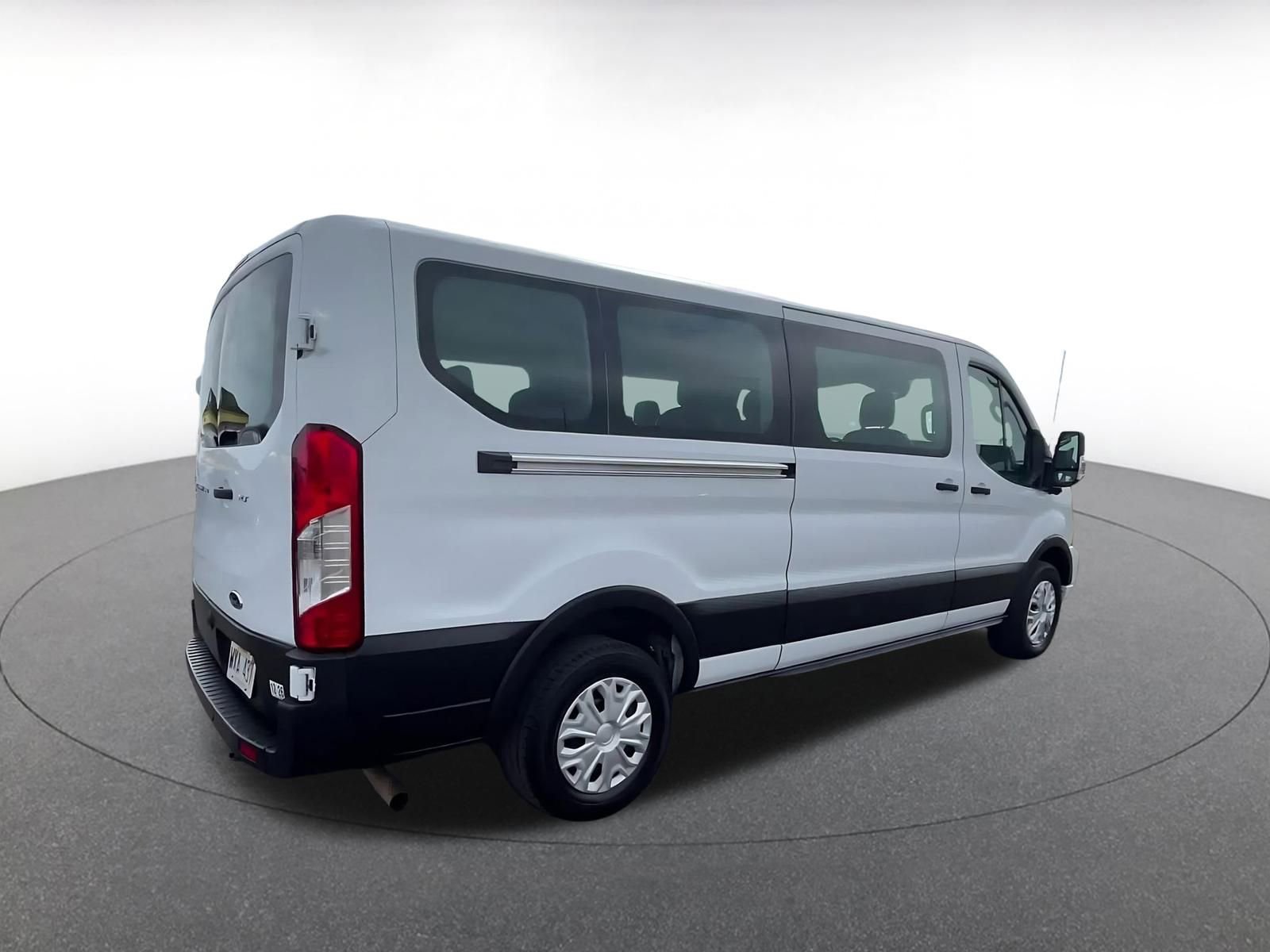 Used 2023 Ford Transit 350 XLT image 15