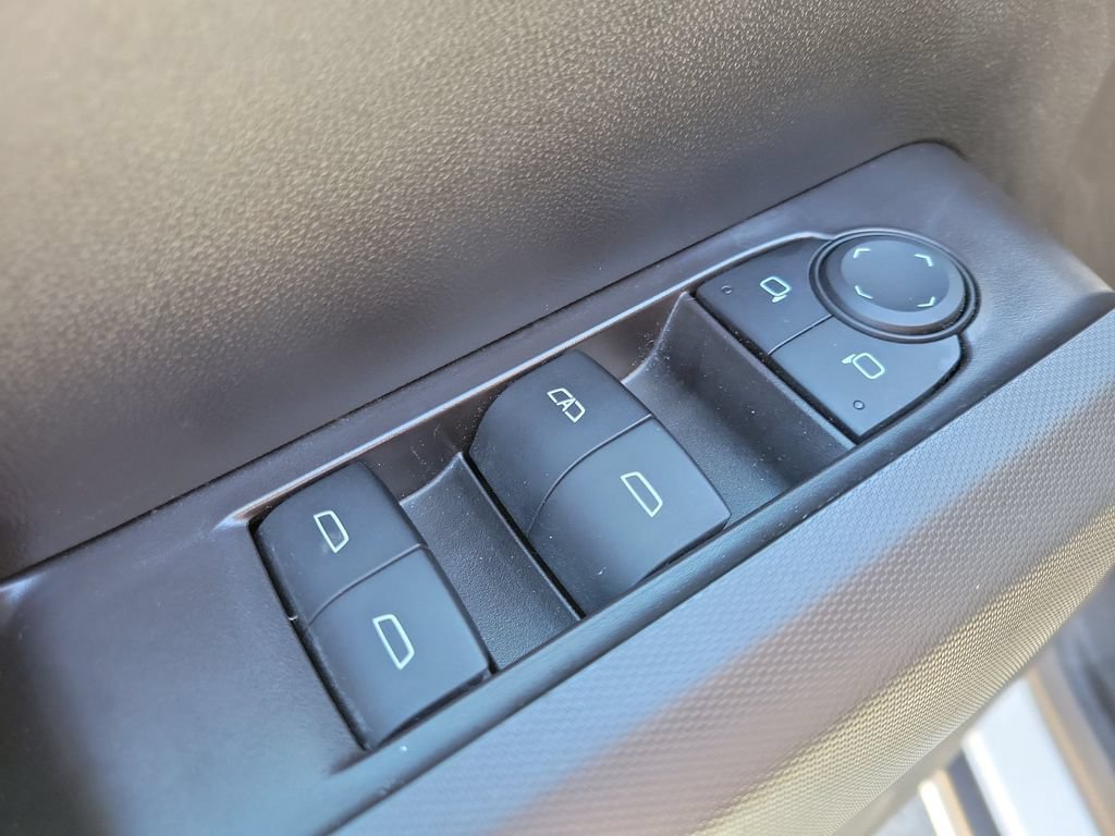 Used 2025 Chevrolet Colorado LT AWD/4WD image 16