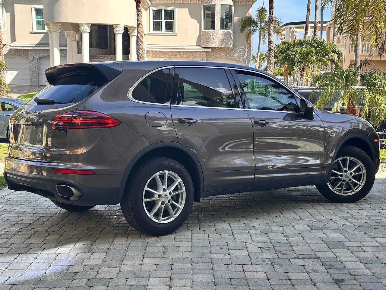 Used 2015 Porsche Cayenne Diesel AWD/4WD image 5