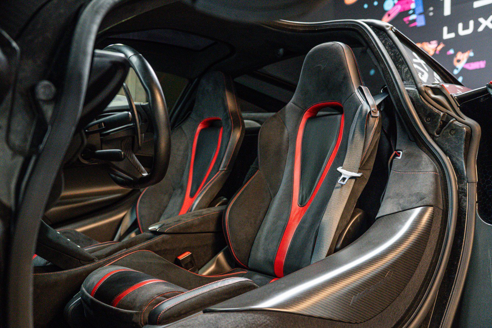 Used 2018 McLaren 720S RWD image 8