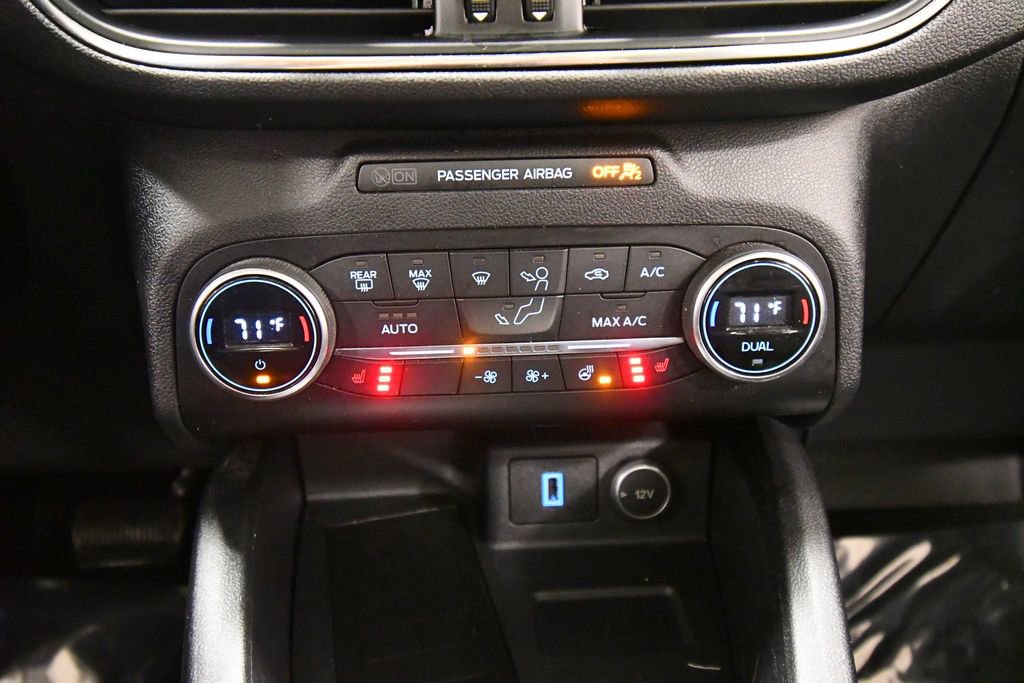 Used 2020 Ford Escape Titanium w/ Titanium Premium Package 2.0 image 27