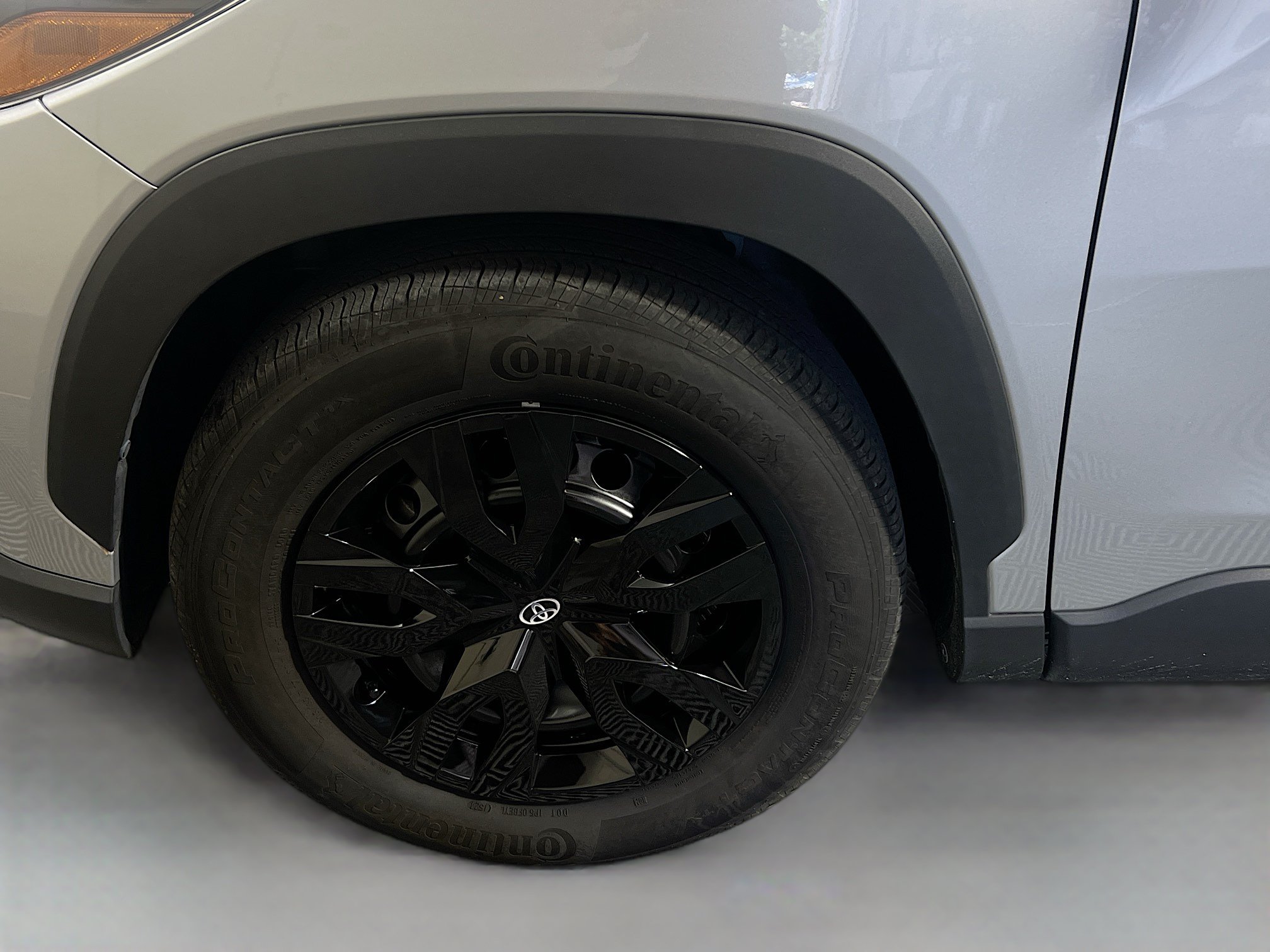 Used 2024 Toyota Corolla Cross L FWD image 13