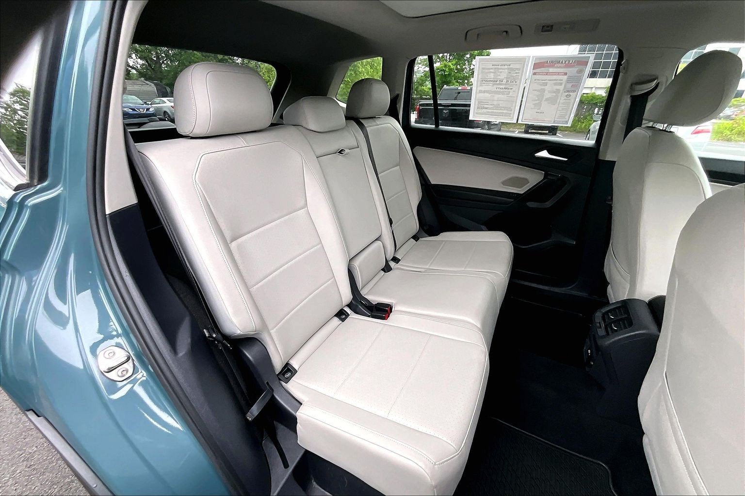 Used 2021 Volkswagen Tiguan SE w/ Panoramic Sunroof Package AWD/4WD image 26