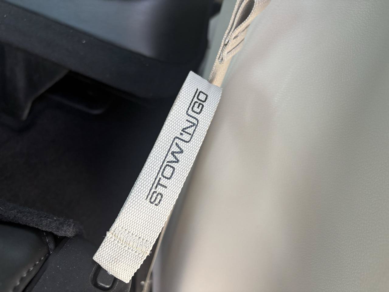 Used 2024 Chrysler Pacifica Limited FWD image 32