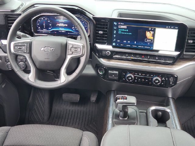 Used 2025 Chevrolet Silverado 1500 LT Trail Boss w/ Convenience Package II AWD/4WD image 28
