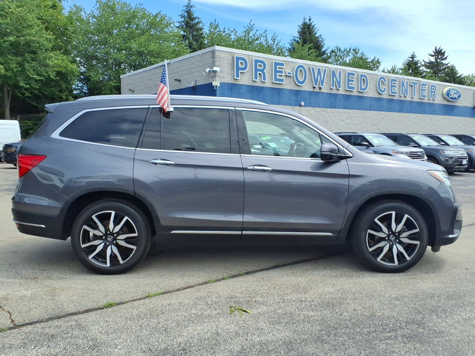 Used 2019 Honda Pilot Touring image 2