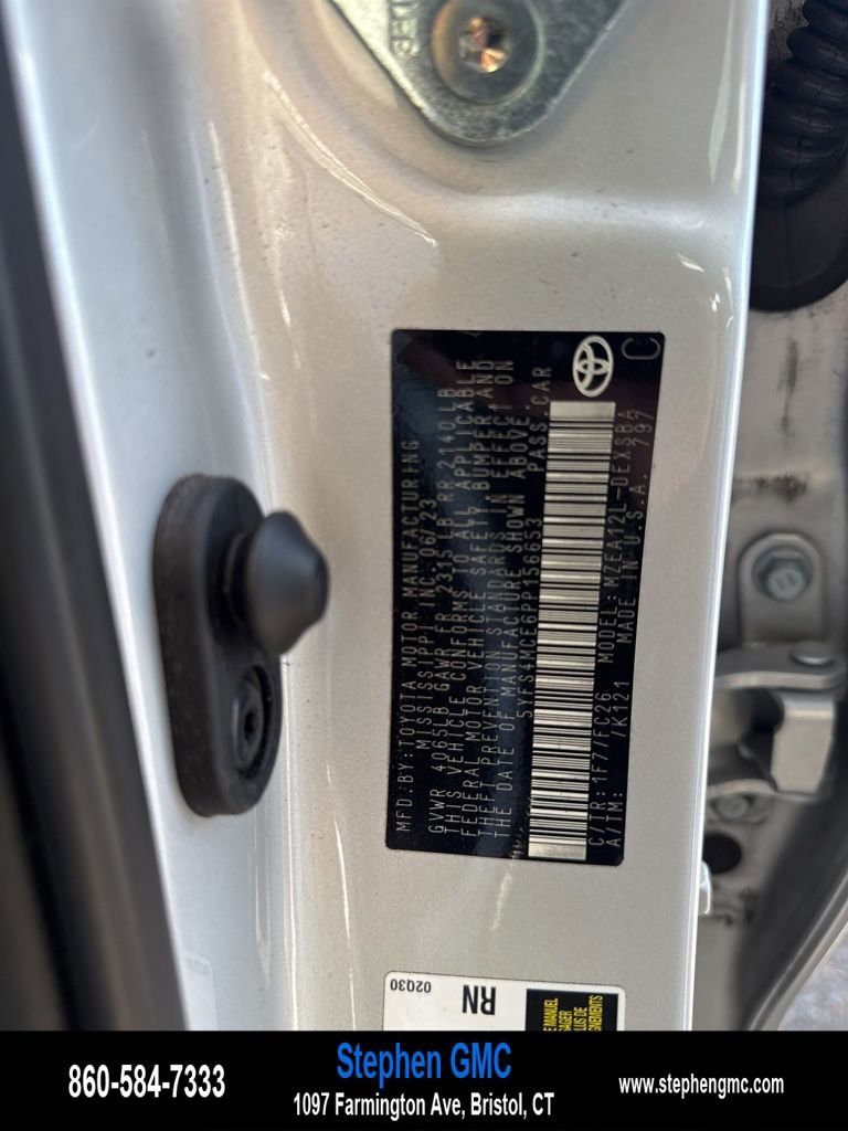 Used 2023 Toyota Corolla SE w/ Carpet Mat Package (TMS) image 27