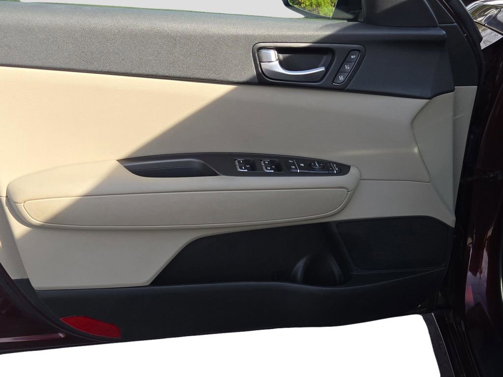 Used 2016 Kia Optima LX w/ LX Convenience Package image 16