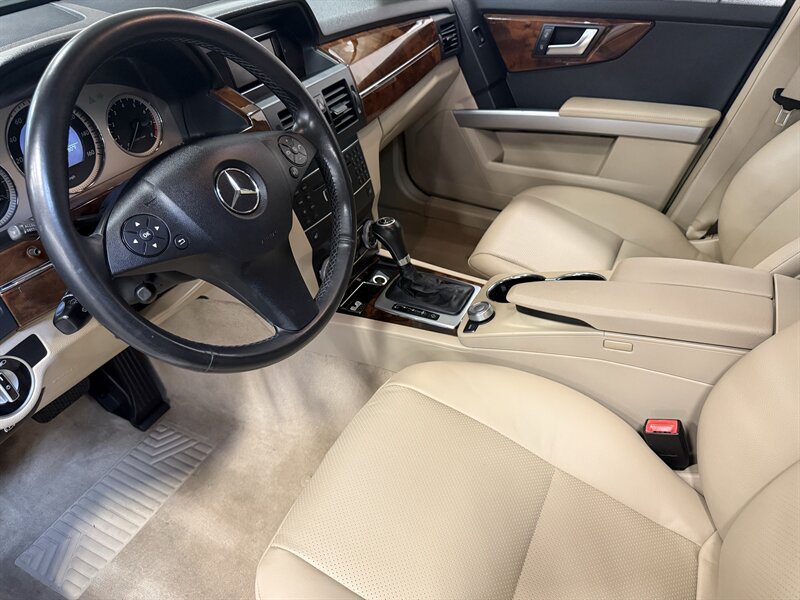 Used 2012 Mercedes-Benz GLK 350 4MATIC image 17