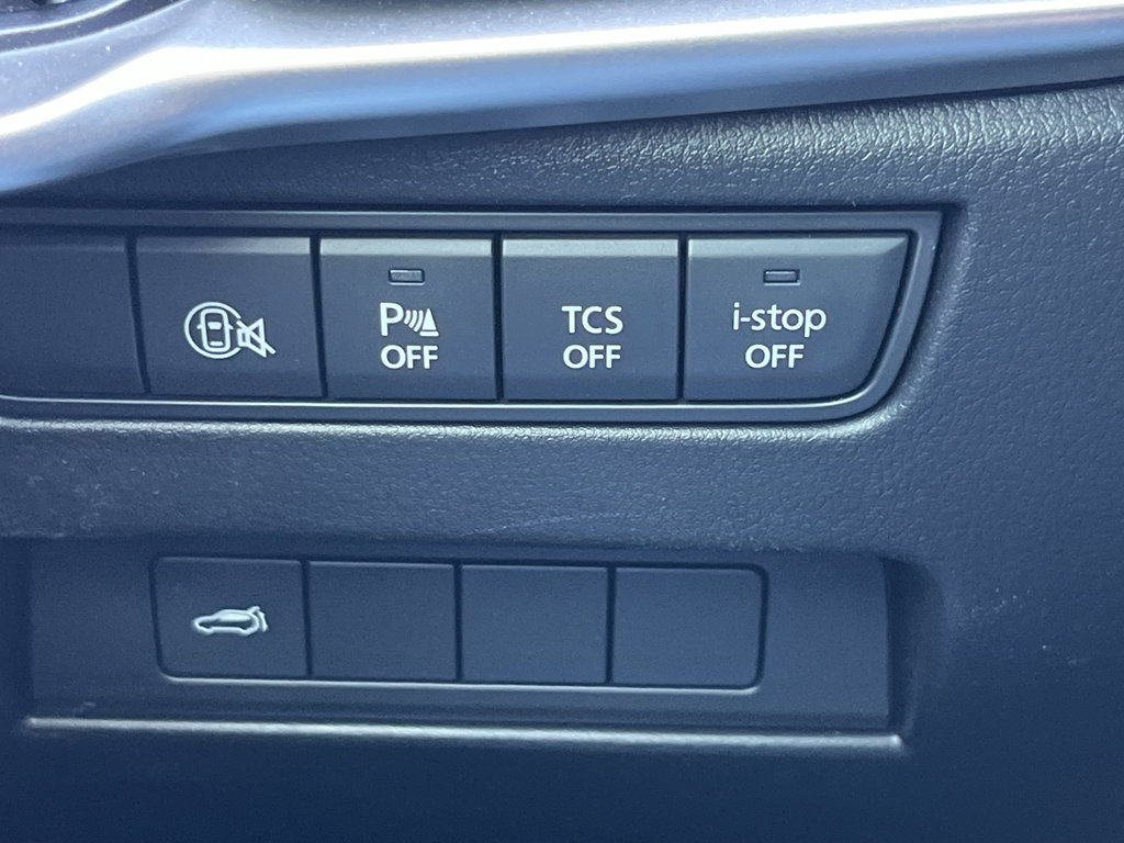 Certified 2025 MAZDA CX-70 3.3 Turbo w/ Preferred Package image 11