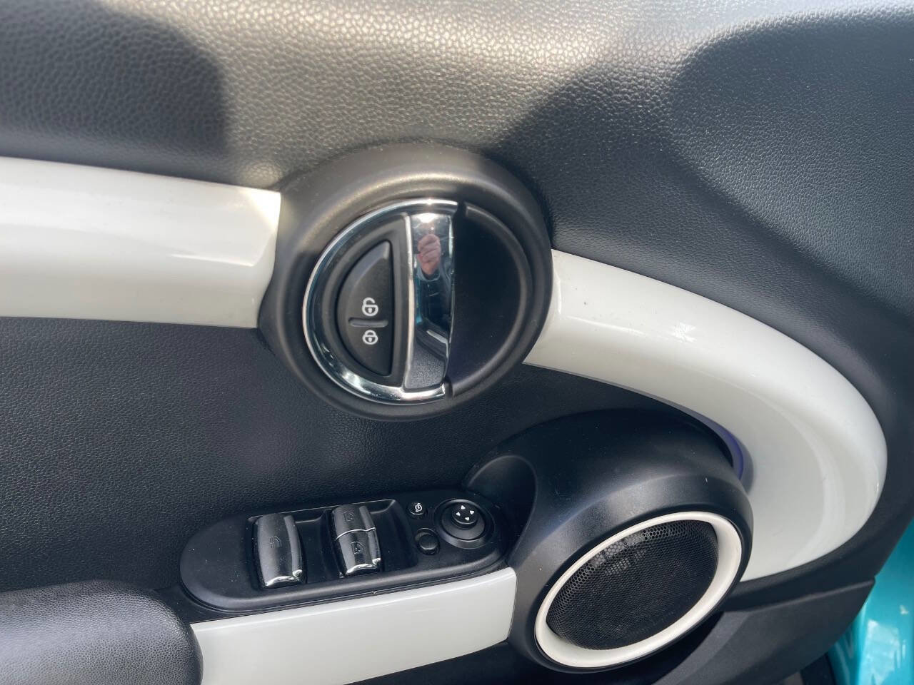 Used 2016 MINI Cooper Convertible image 28