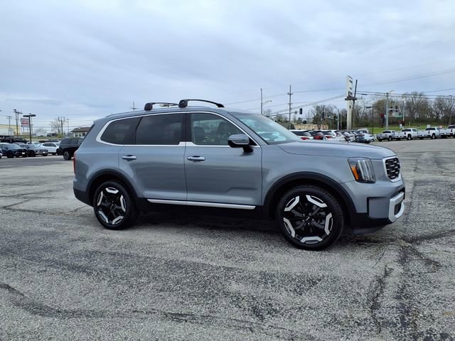 Used 2025 Kia Telluride S image 9