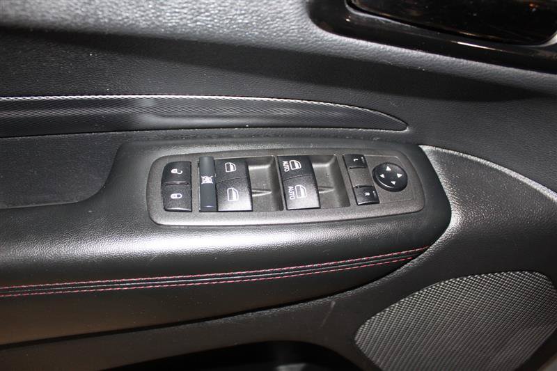 Used 2022 Dodge Durango R/T w/ Blacktop Package AWD/4WD image 27