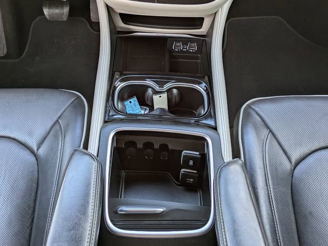 Used 2022 Chrysler Pacifica Limited image 23