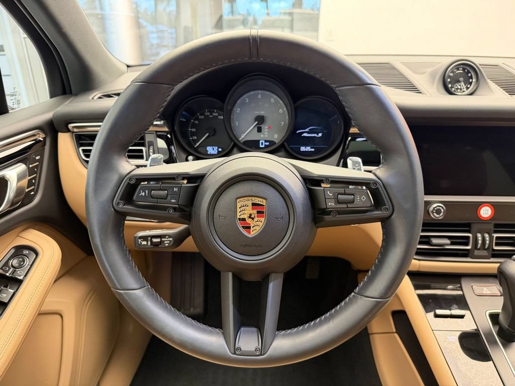 Certified 2024 Porsche Macan S AWD/4WD image 13