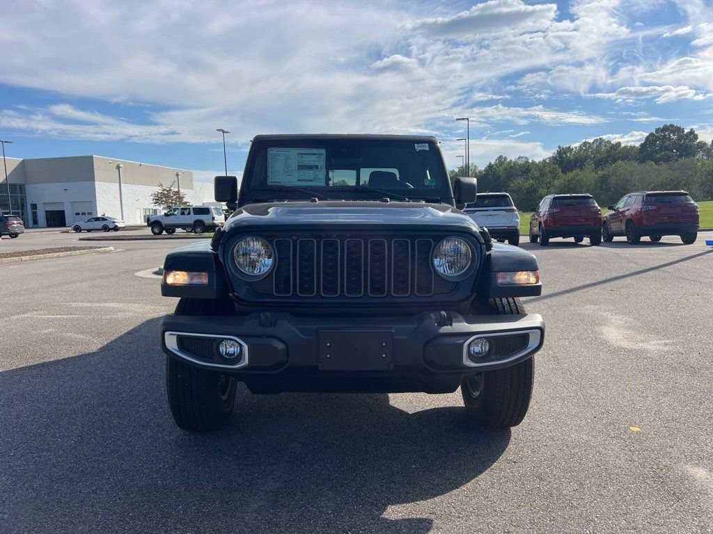New 2025 Jeep Gladiator Sport AWD/4WD image 8