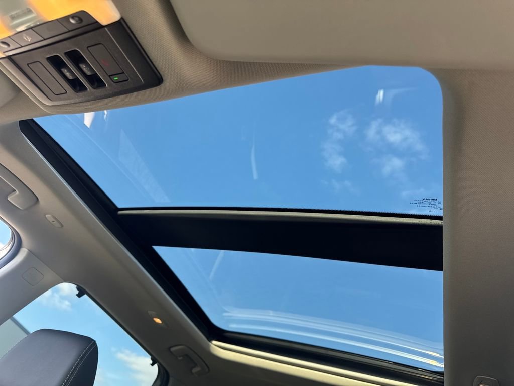 Used 2024 Nissan Rogue SL w/ SL Premium Package image 20