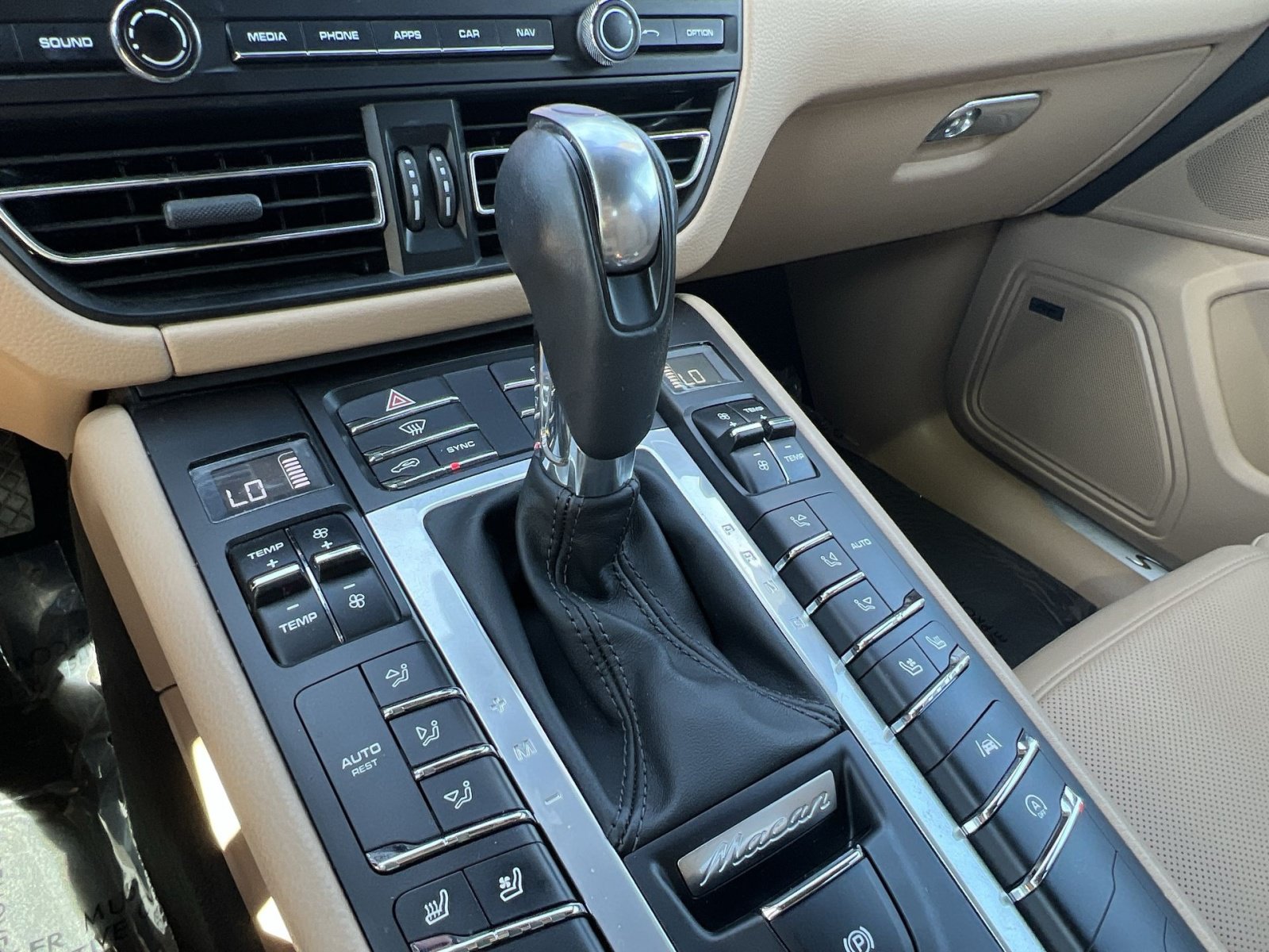 Used 2021 Porsche Macan S AWD/4WD image 19