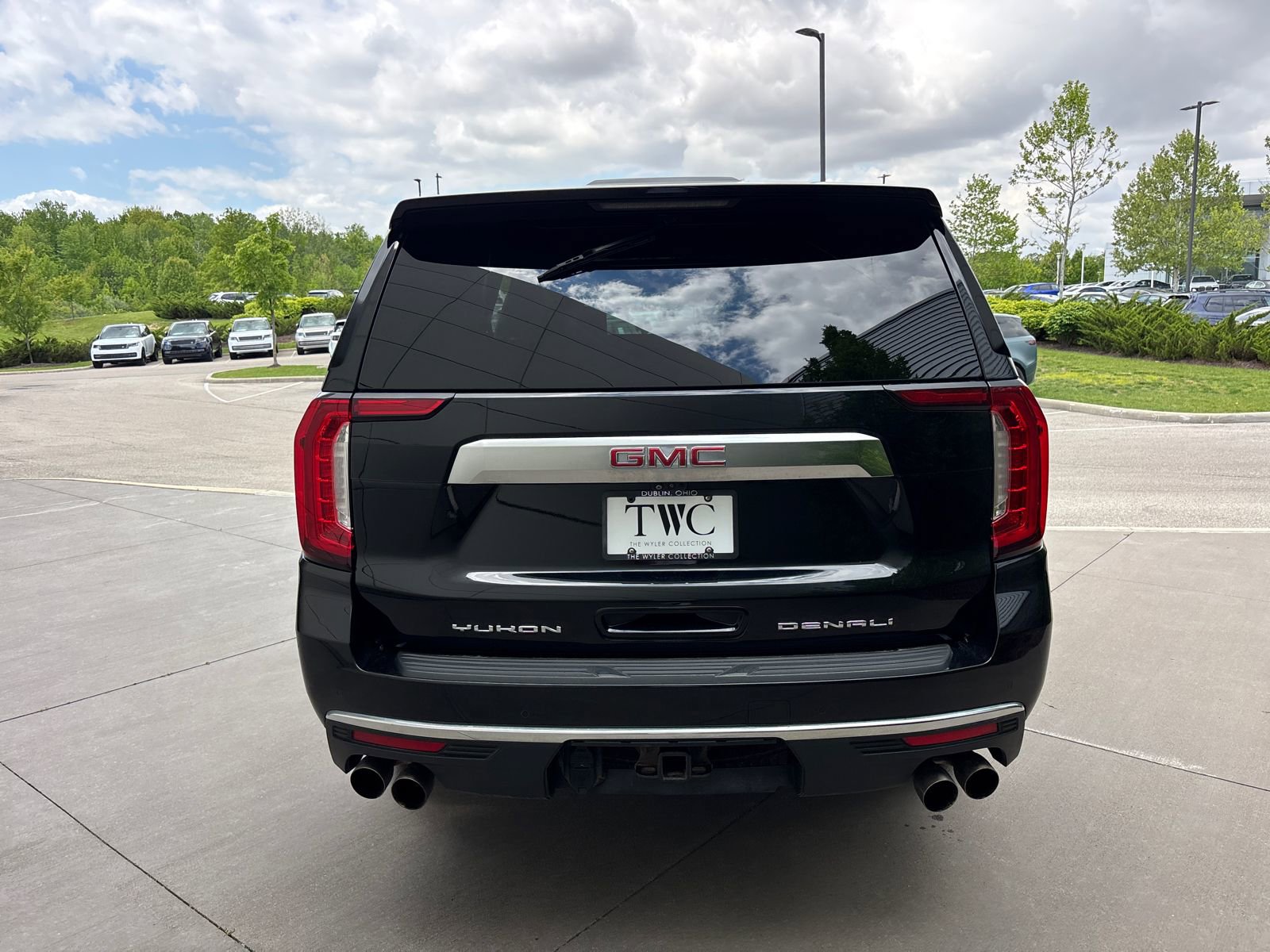 Used 2021 GMC Yukon XL Denali w/ Denali Premium Package AWD/4WD image 6