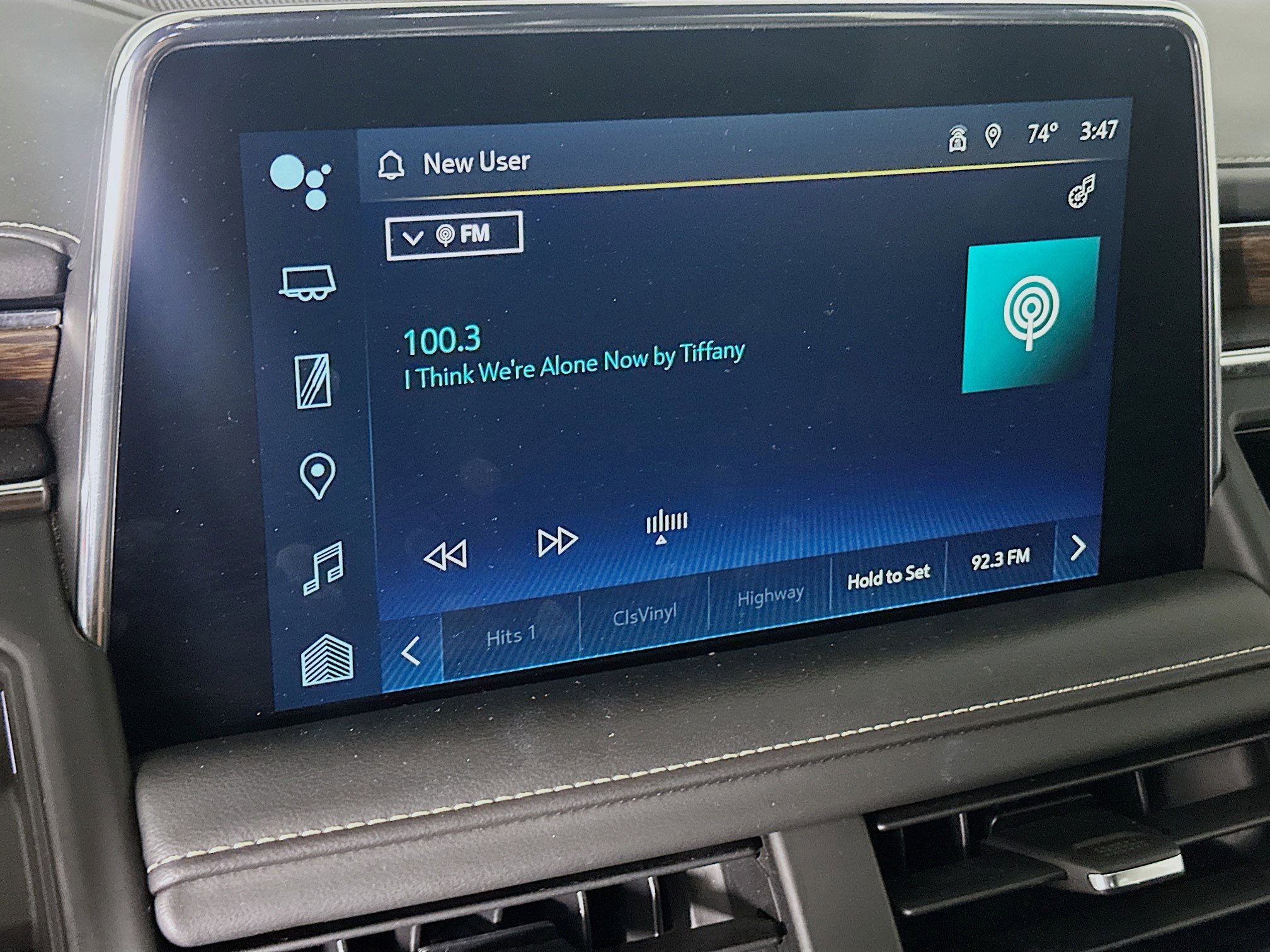 Used 2023 Chevrolet Suburban Premier image 21