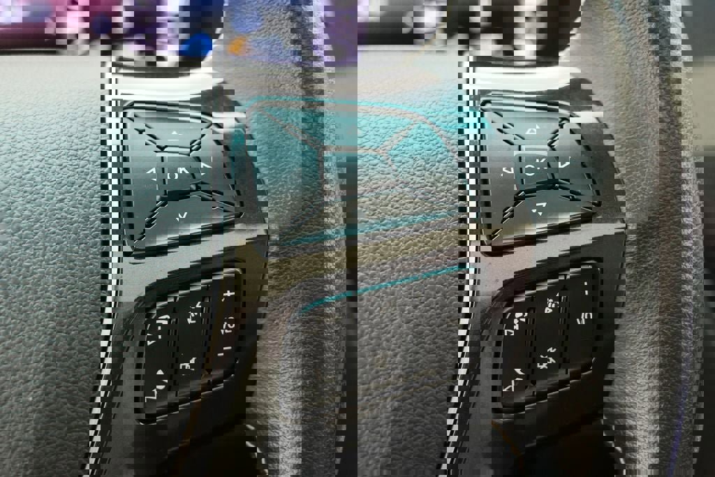 Used 2016 Ford Explorer Platinum image 21