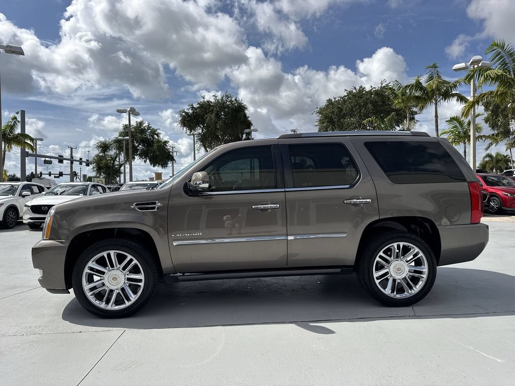 Used 2013 Cadillac Escalade Platinum RWD image 27