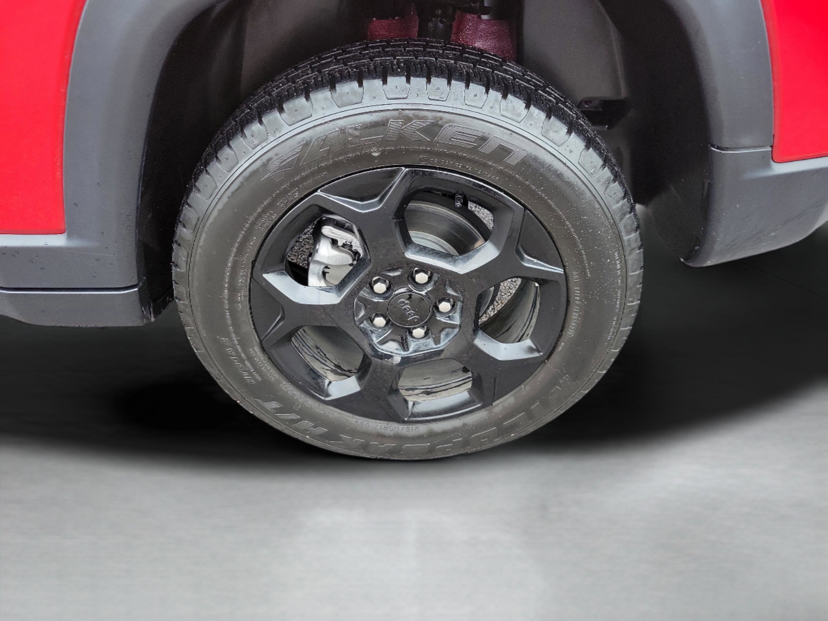 Used 2023 Jeep Compass Trailhawk image 8