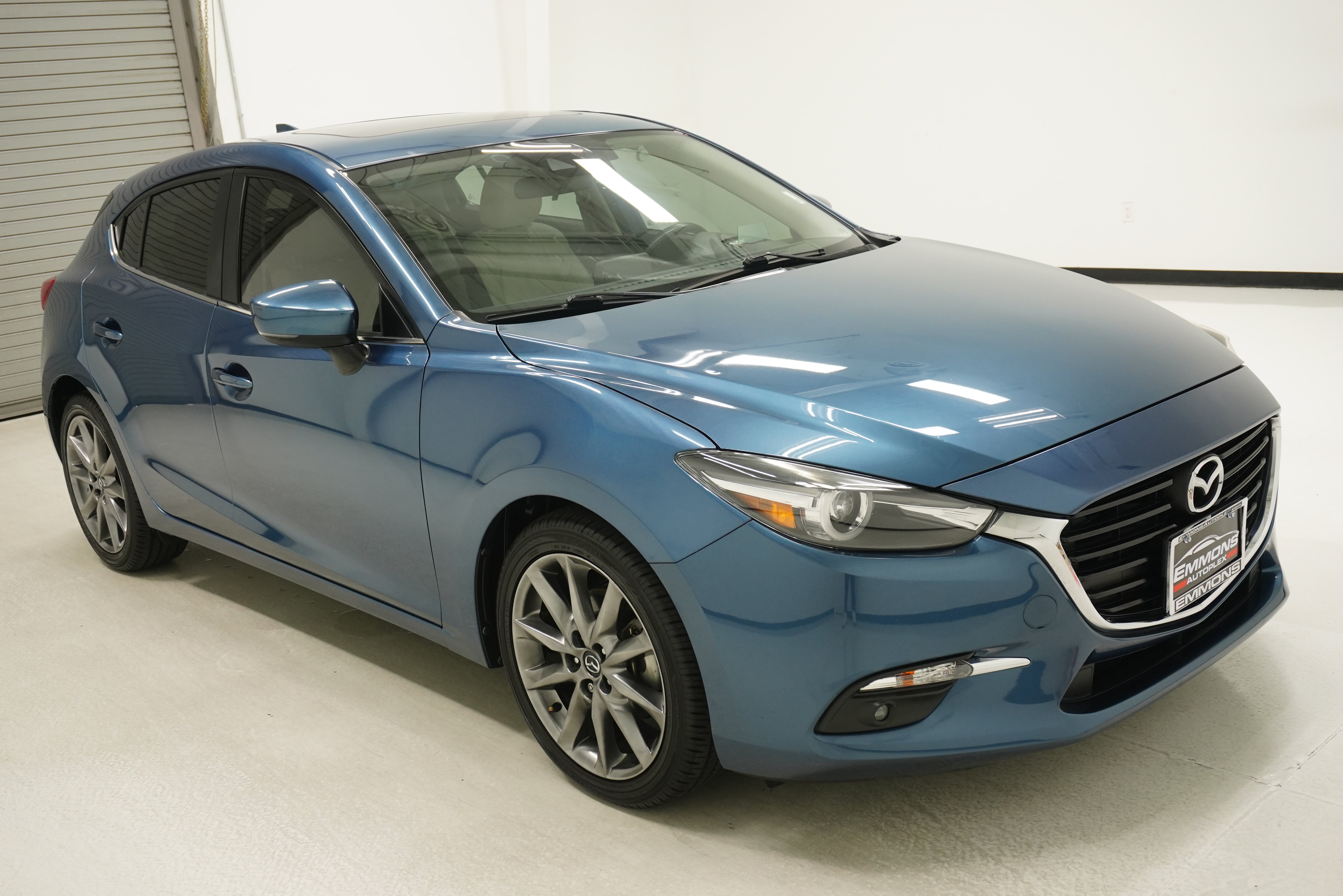 Used 2018 MAZDA MAZDA3 Grand Touring FWD image 3