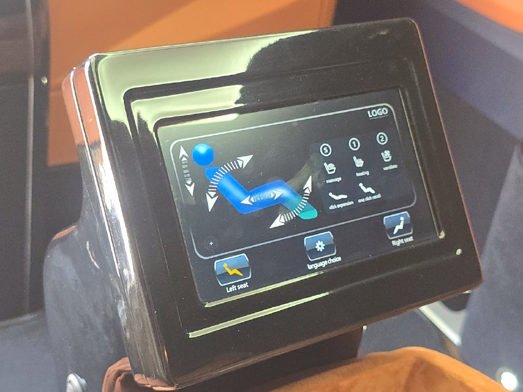 Used 2023 Mercedes-Benz Metris Passenger image 19