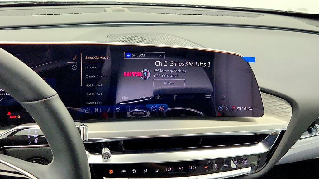 Used 2025 Cadillac Lyriq Luxury AWD/4WD image 16