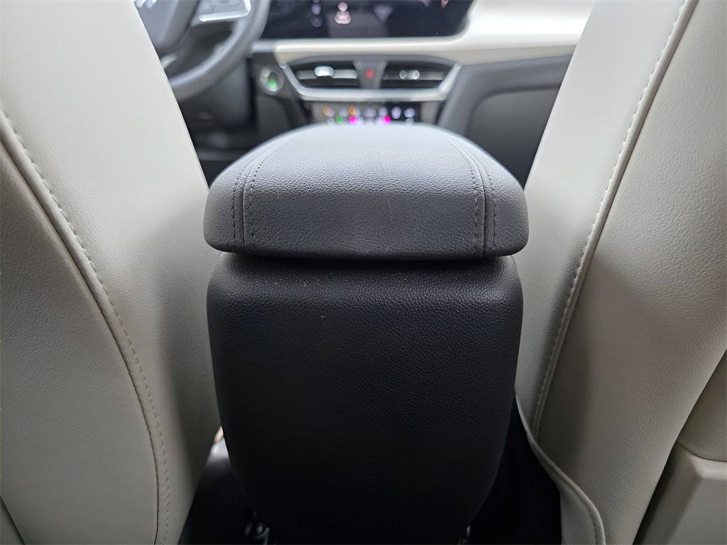 Used 2024 Buick Encore GX Avenir w/ Avenir Convenience Package image 17