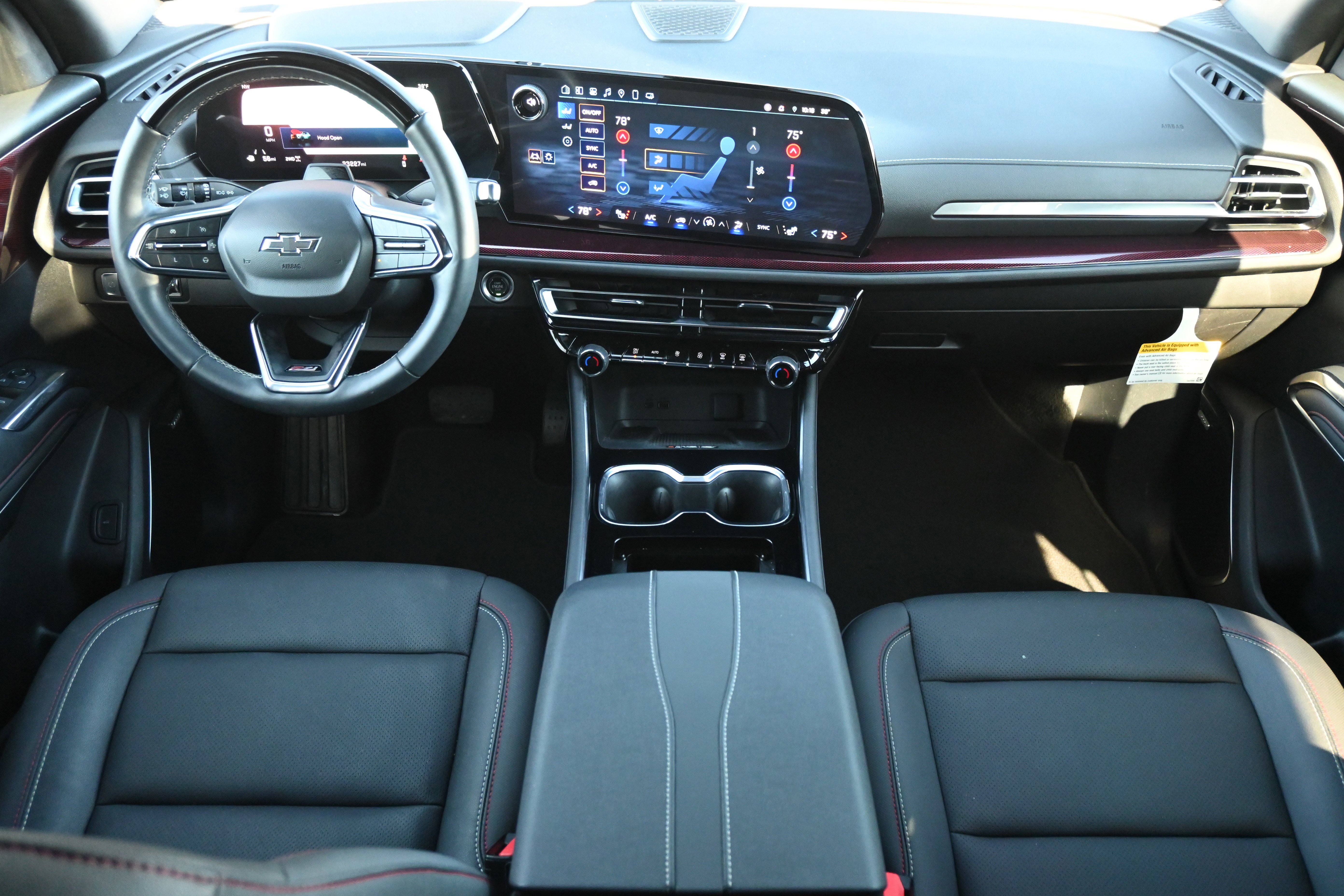 Used 2024 Chevrolet Traverse Z71 w/ Enhanced Driving Package image 3