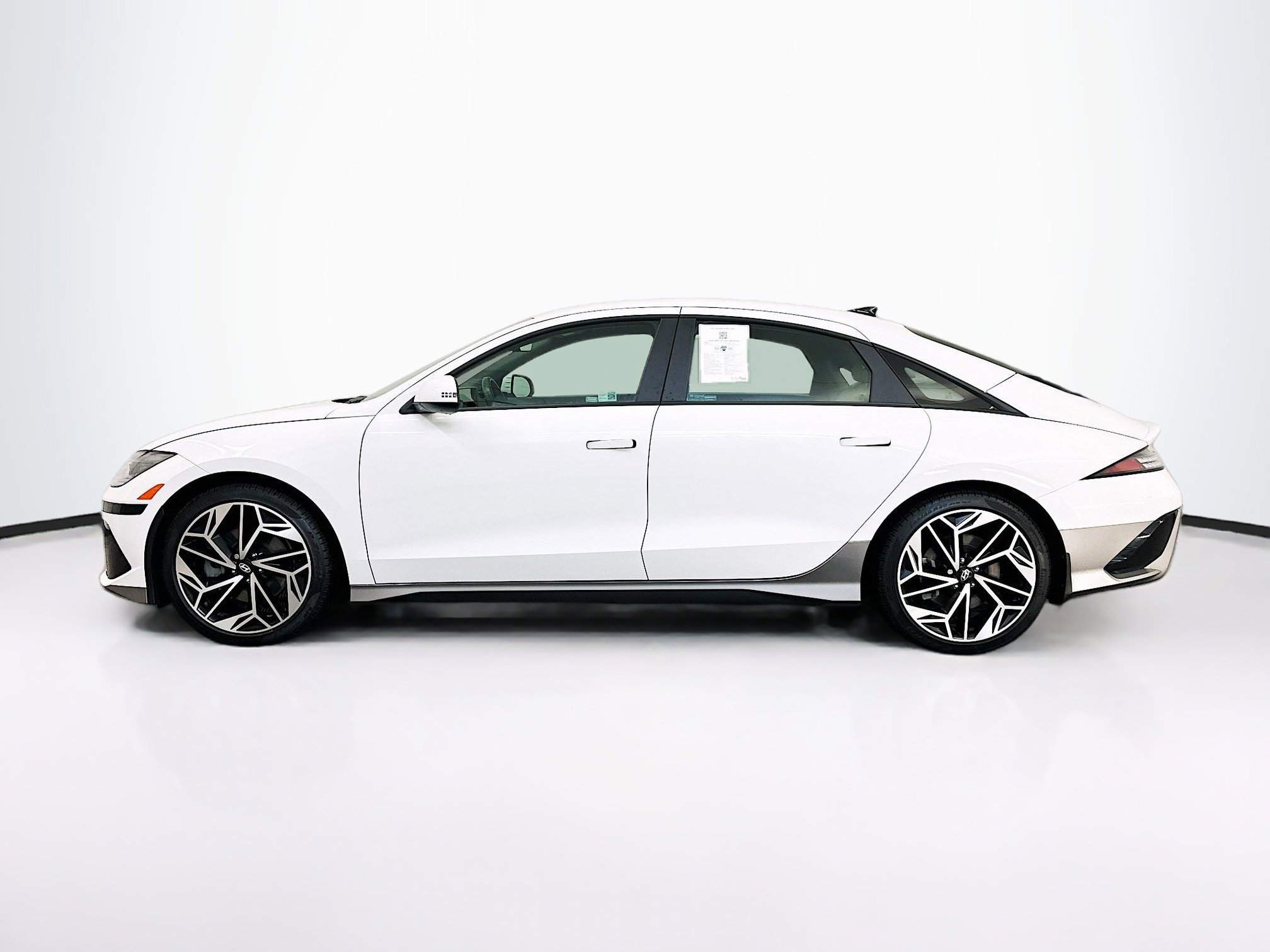 Used 2024 Hyundai Ioniq 6 SEL AWD/4WD image 4