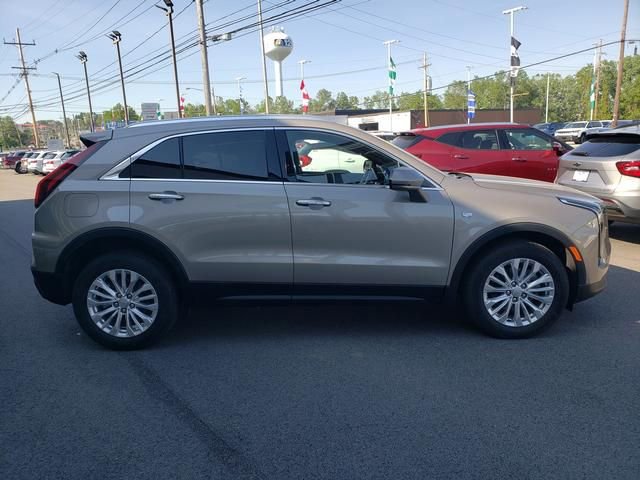 Used 2024 Cadillac XT4 Luxury w/ Cold Weather Package AWD/4WD image 2