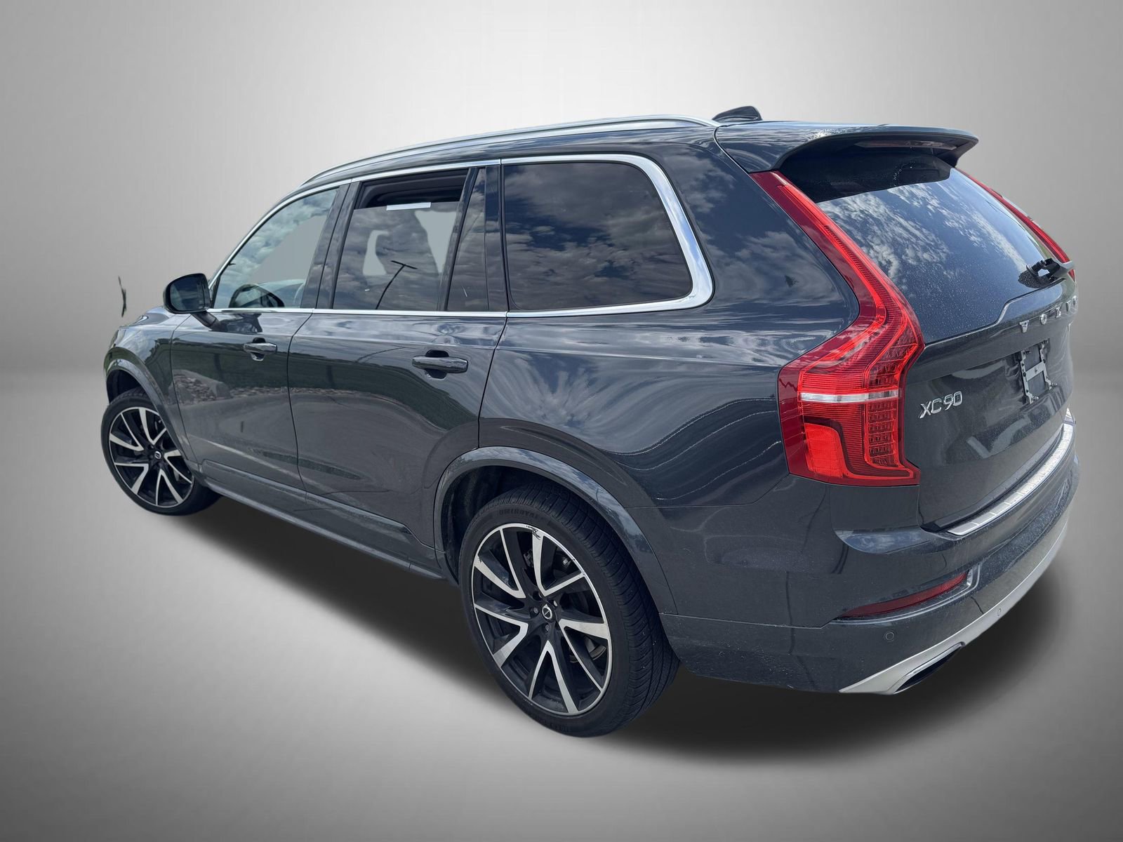 Used 2021 Volvo XC90 T6 Momentum w/ Advanced Package AWD/4WD image 3